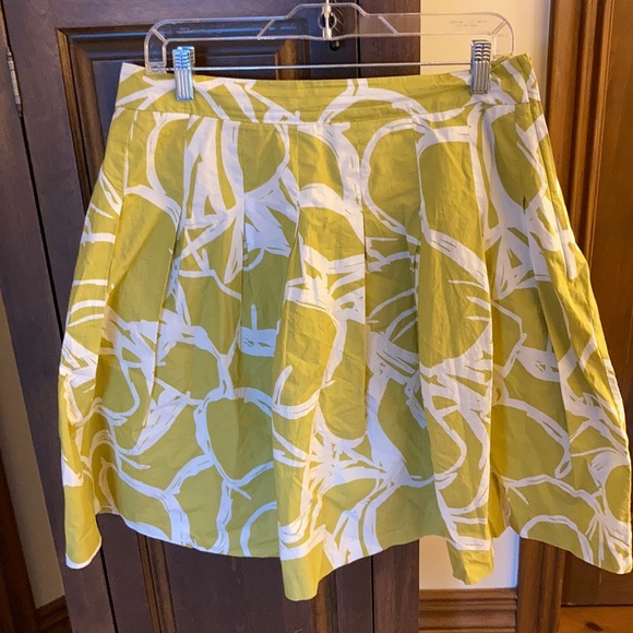 Beautiful Full and Pleaded Lime Skirt H&M 12 - Picture 1 of 3